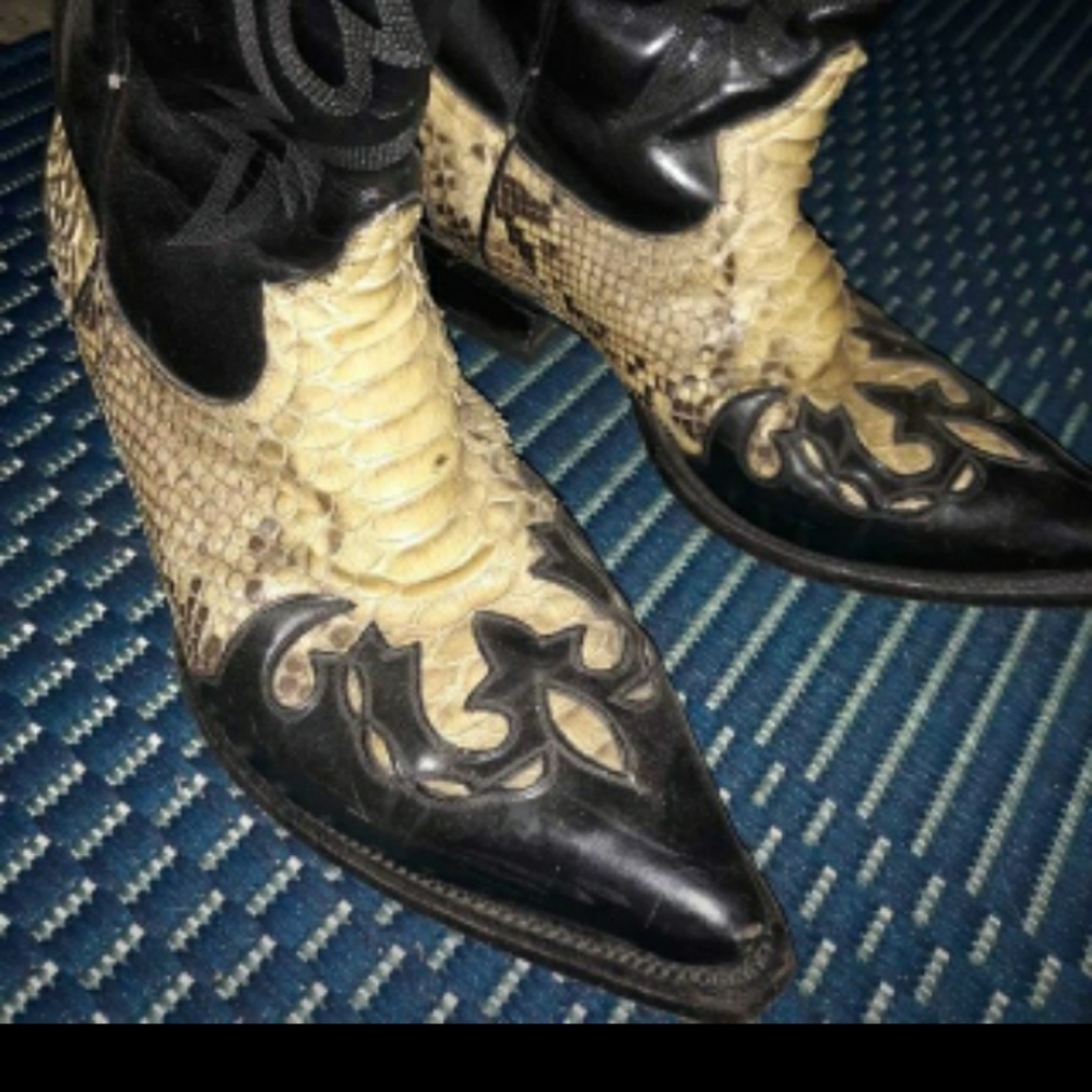 Cuadra 9 narrow snakeskin boots. Fit more like 8.5